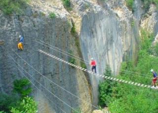  人行桥的技术通道 